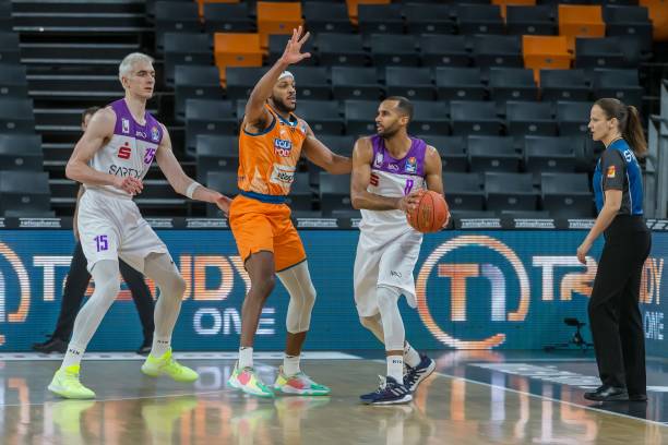 用精准的三 用精准的三