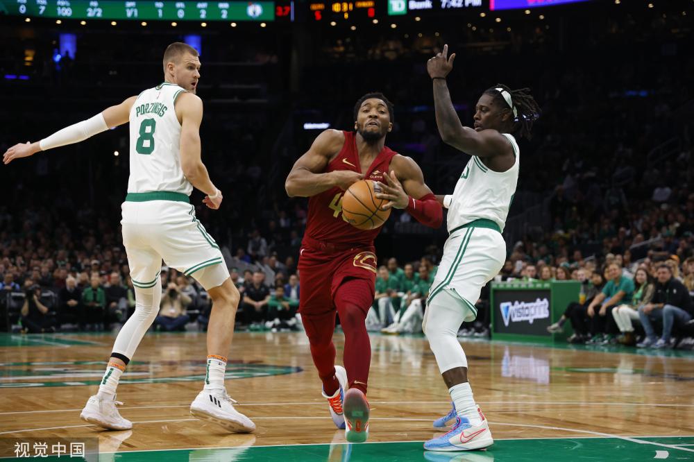 这名球员凭 这名球员凭