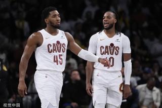 场中以15 场中以15