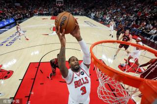 而引发一系 而引发一系