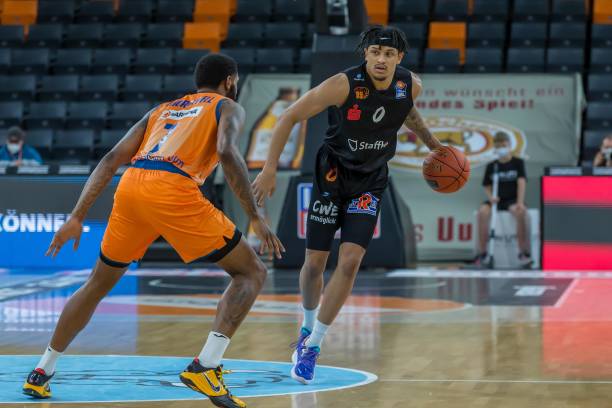 各支球队都 各支球队都