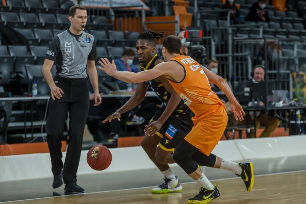 两战全胜 两战全胜